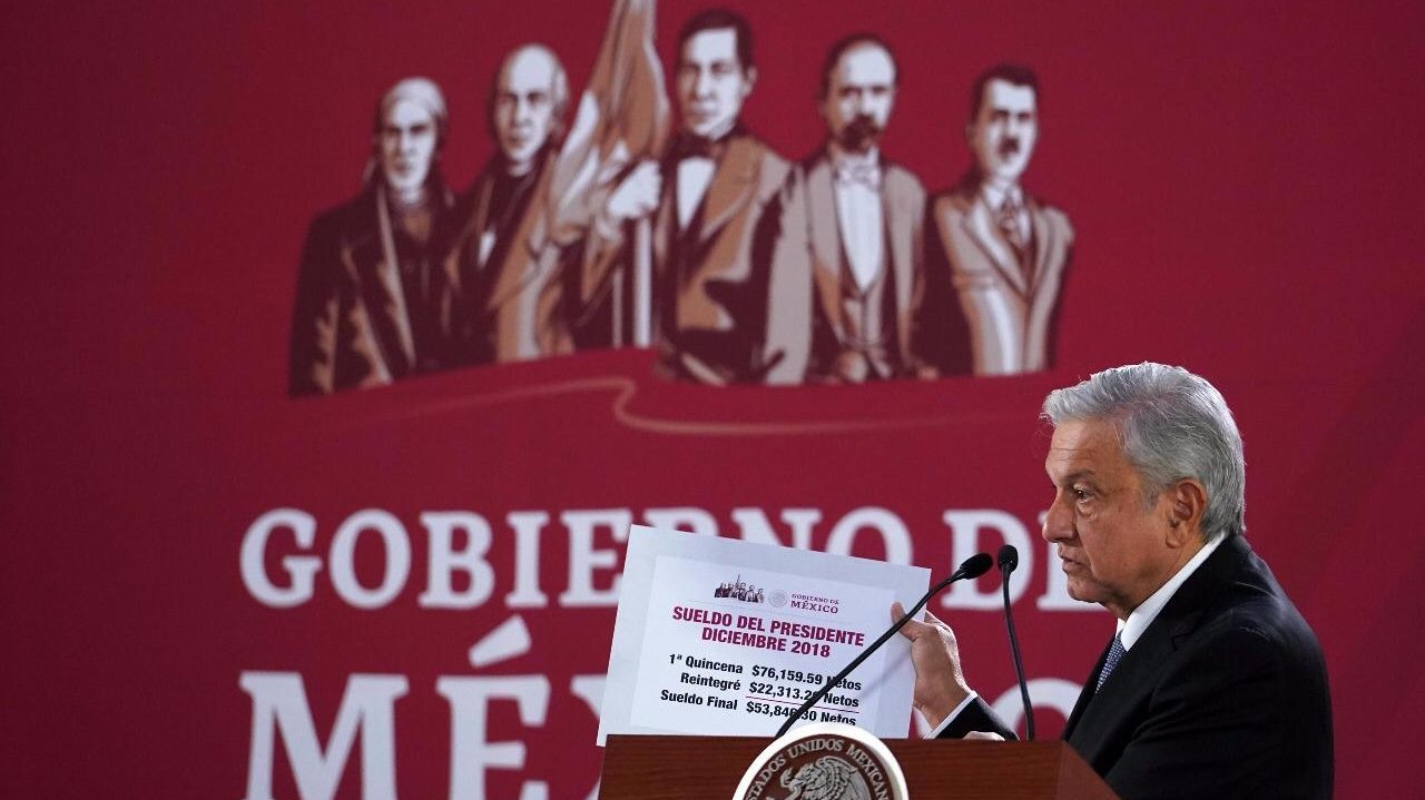 AMLO regresa parte de su quincena para ajustarse a austeridad