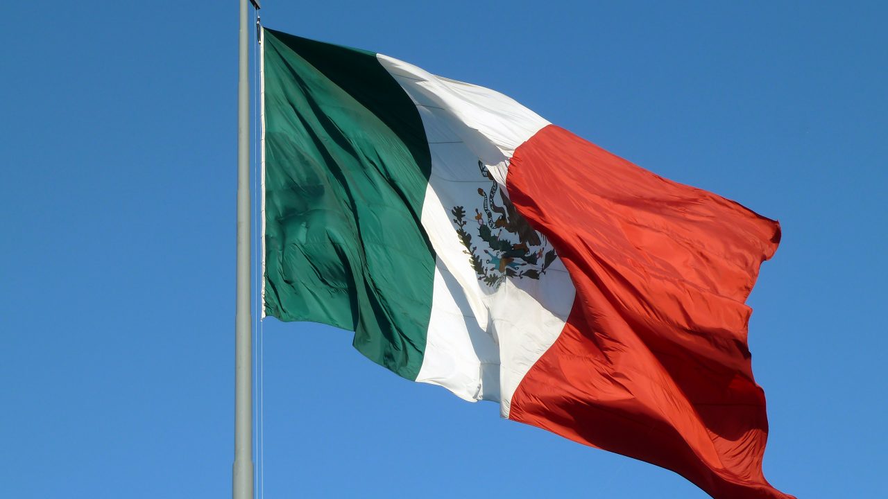Caída del petróleo aumenta riesgo para calificación de México: Moody’s