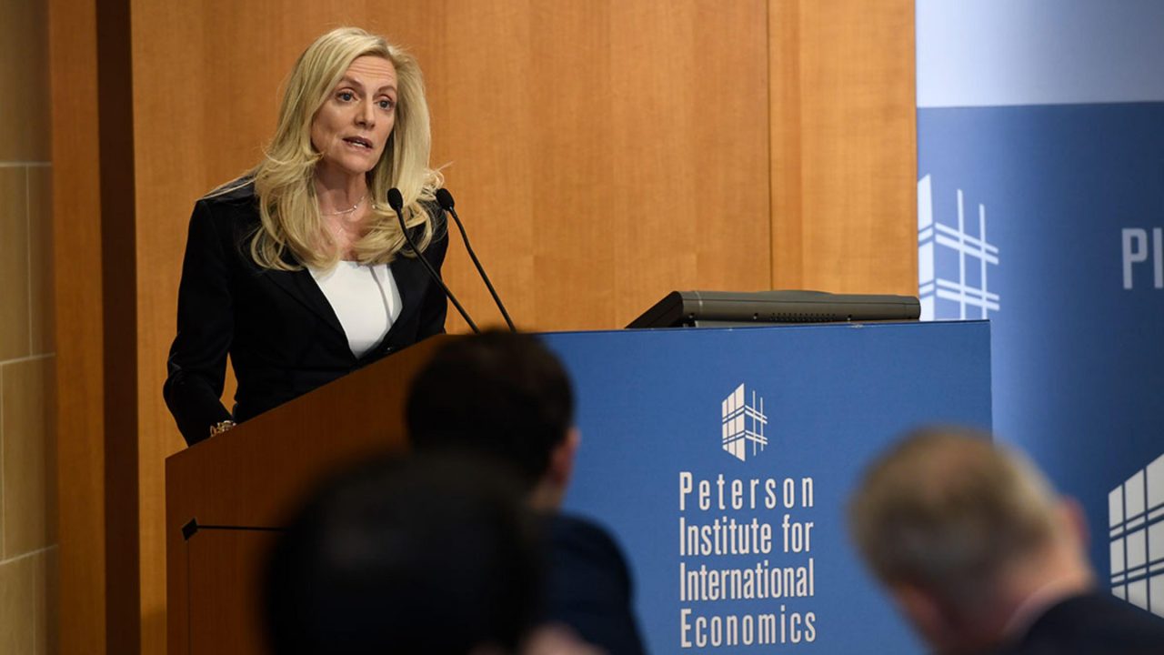 Autoridades de la Fed apuntan hacia un freno en la subida de intereses