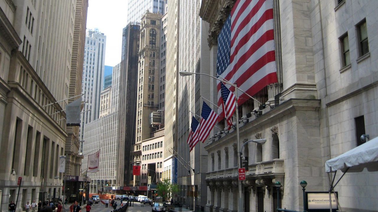 Caída leve en Wall Street; impactó el arresto de directiva de Huawei