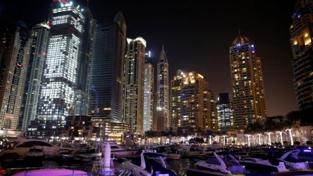 Yates embellecen la zona portuaria recreativa de Dubai Marina. Foto Reuters.