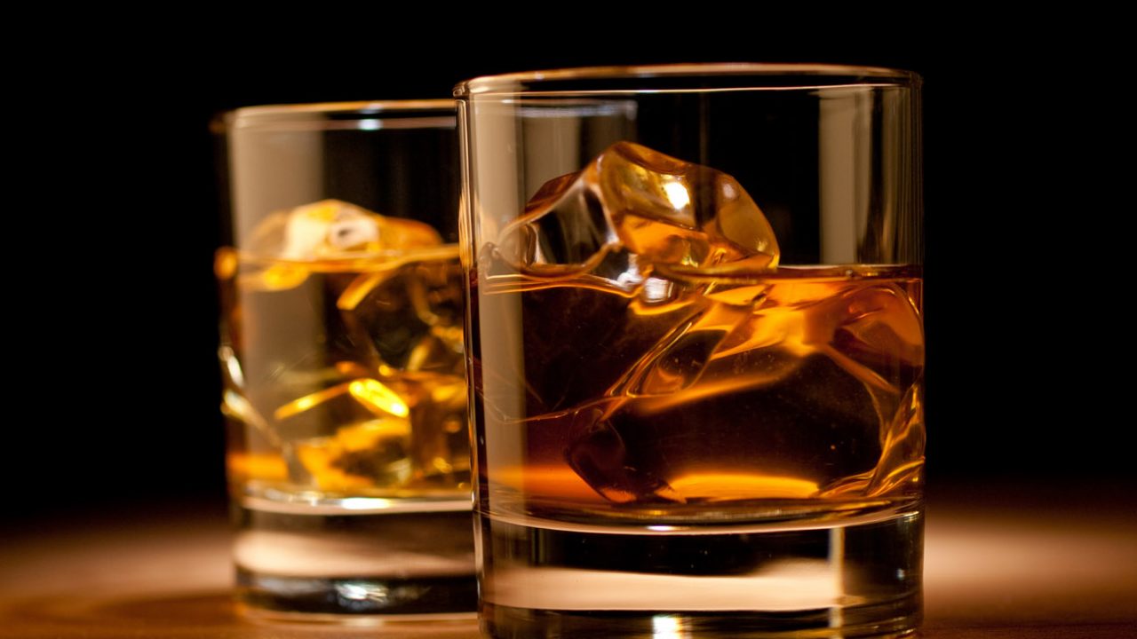 ¿Whisky o bourbon? Descubre la diferencia entre estas bebidas espirituosas