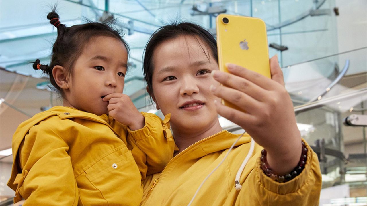 China amenaza con boicot a Apple si EU prohíbe app WeChat