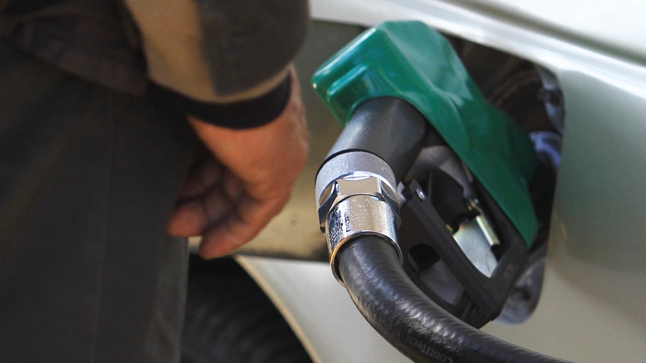 Gobierno reduce 7.7% el subsidio a la gasolina premium