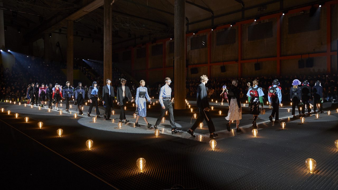 Prada se inspira en la ciencia ficción en su nueva colección