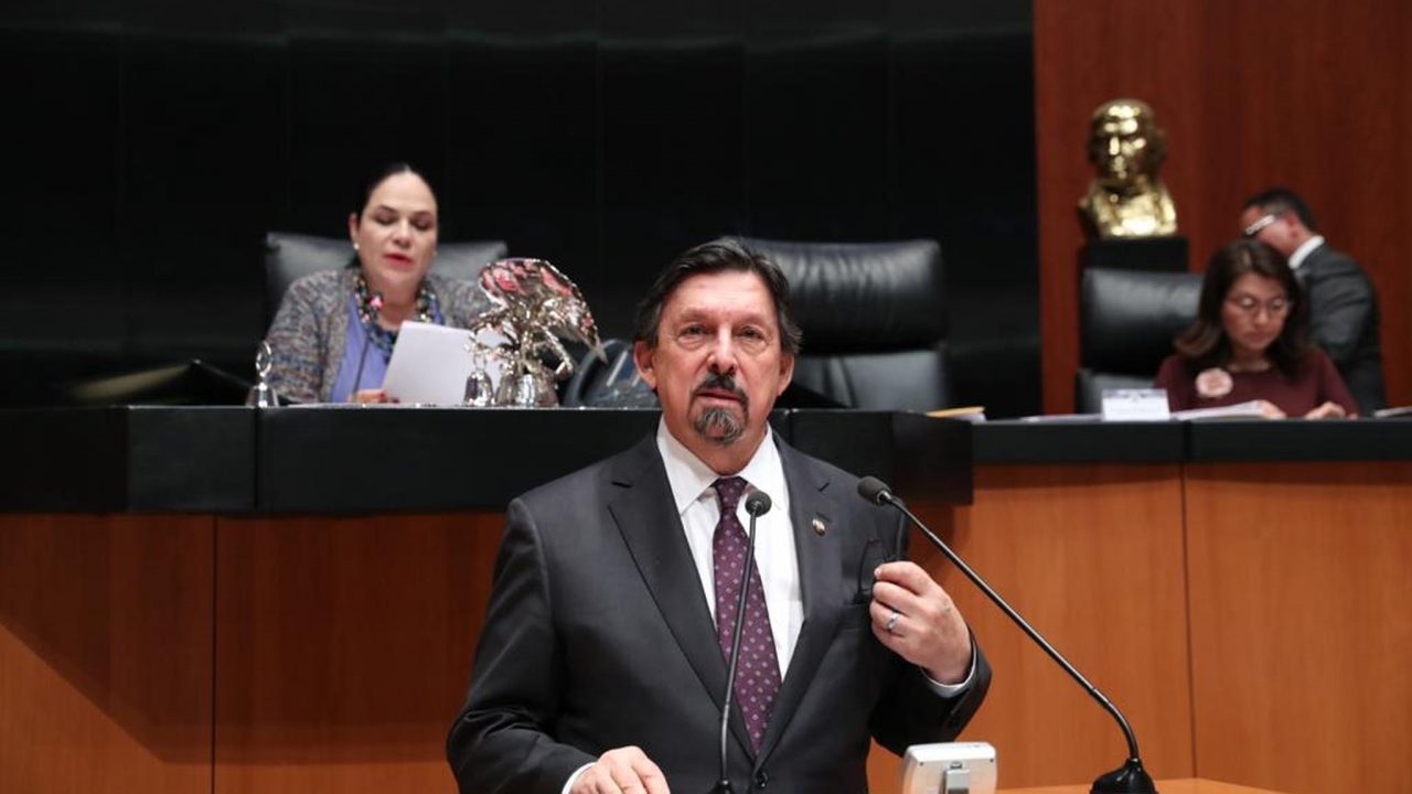 Gómez Urrutia presentará nueva confederación sindical