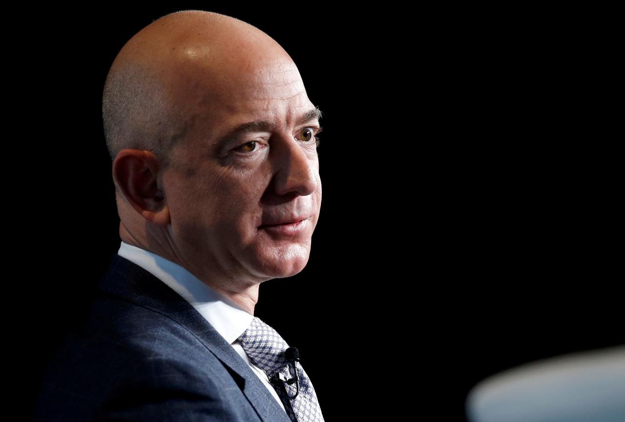 Jeff Bezos, criticado por escasa donación a incendios de Australia