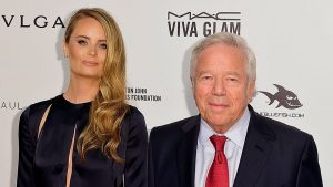 Kraft y su novia la actriz Ricki Noel Lander. Reuters.