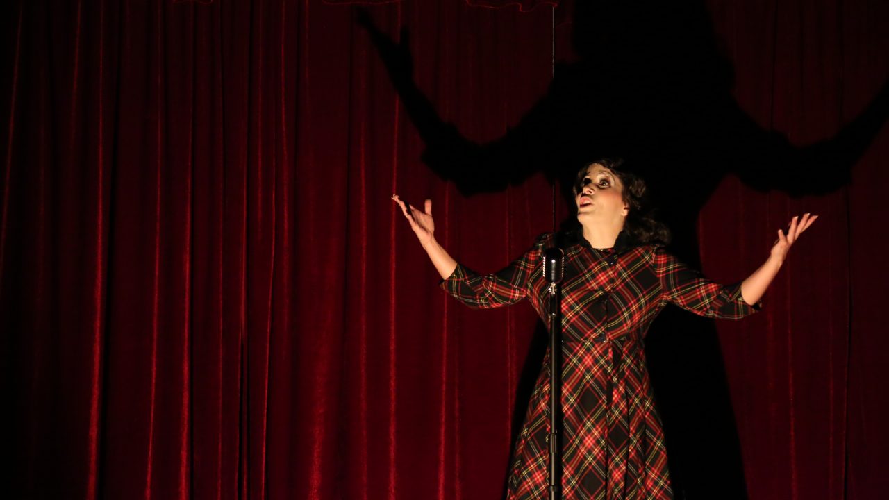 La desgraciada ‘vida en rosa’ de ‘Piaf’, el musical, se despide de México
