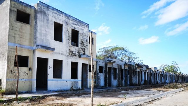 Infonavit, dispuesto a demoler viviendas abandonadas • Economía y finanzas  • Forbes México
