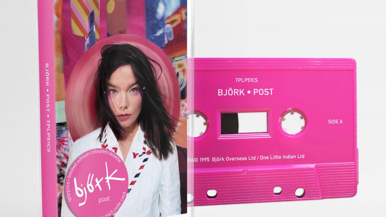 Björk apuesta por lo retro y relanza sus álbumes en cassettes