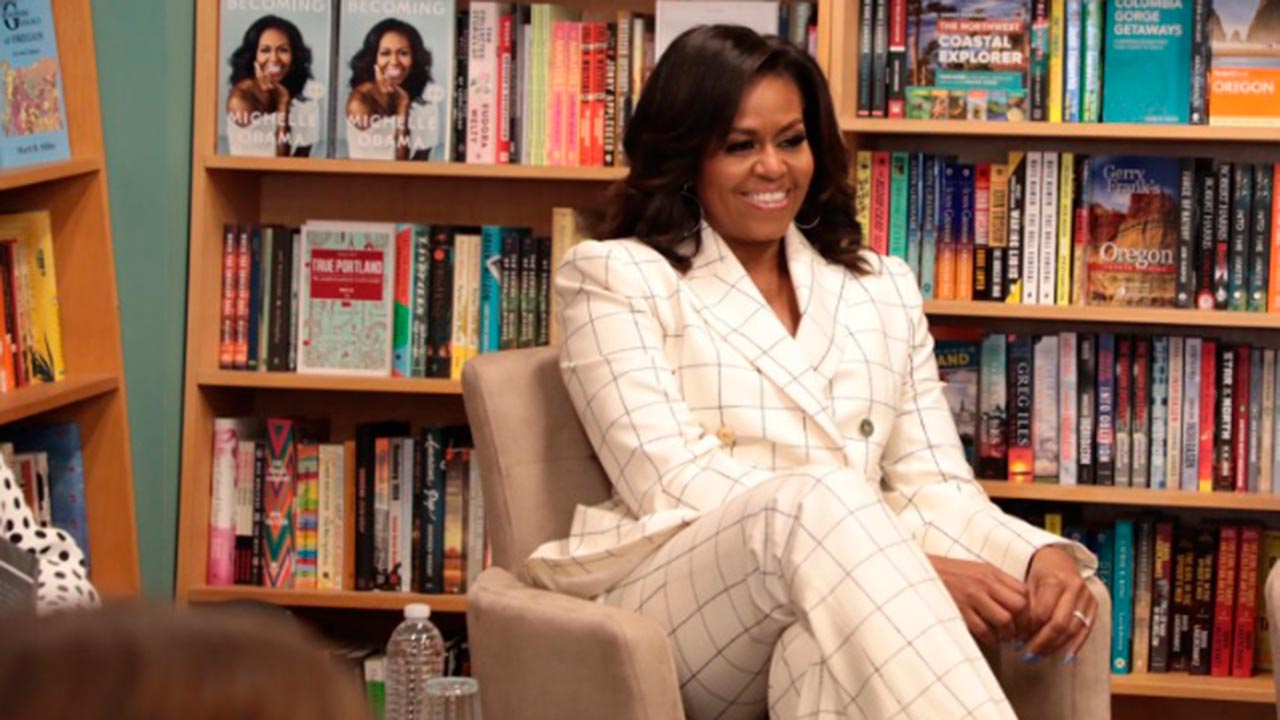 Michelle Obama llevará a un pódcast los consejos de vida de su libro