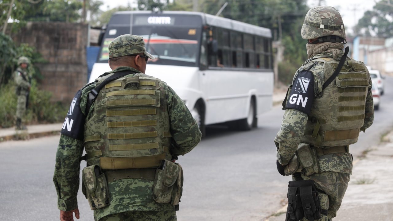 Si a él se le olvidó el peligro de la militarización, a nosotros no