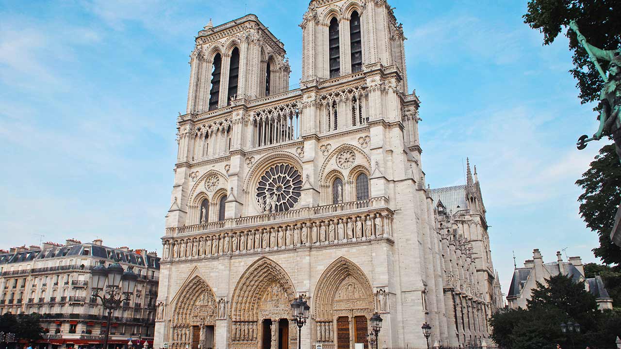 Notre Dame marcas de lujo
