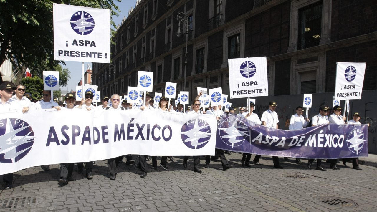 Pilotos, dispuestos a colaborar con AMLO para crear aerolínea