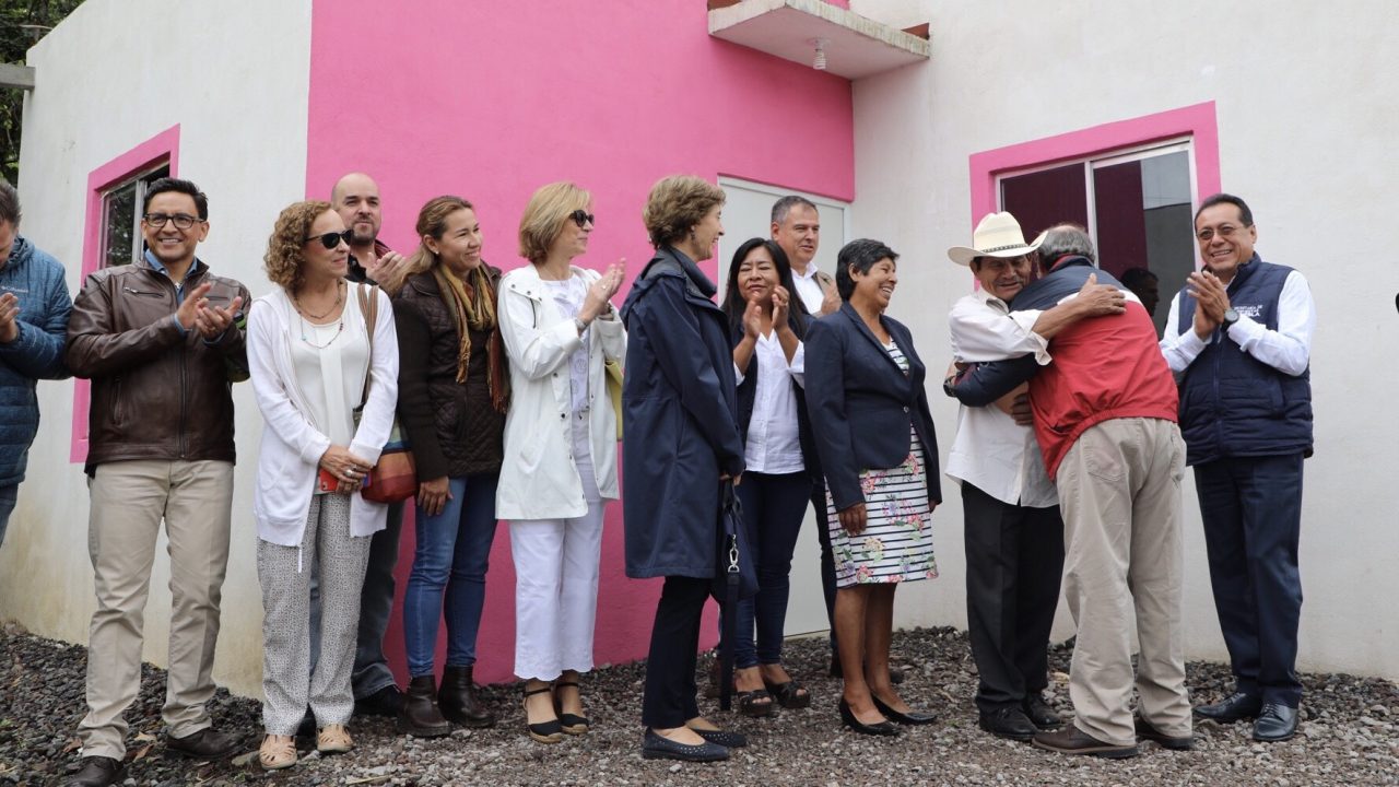 Fundación Jenkins entrega 315 casas a damnificados por sismos en Puebla
