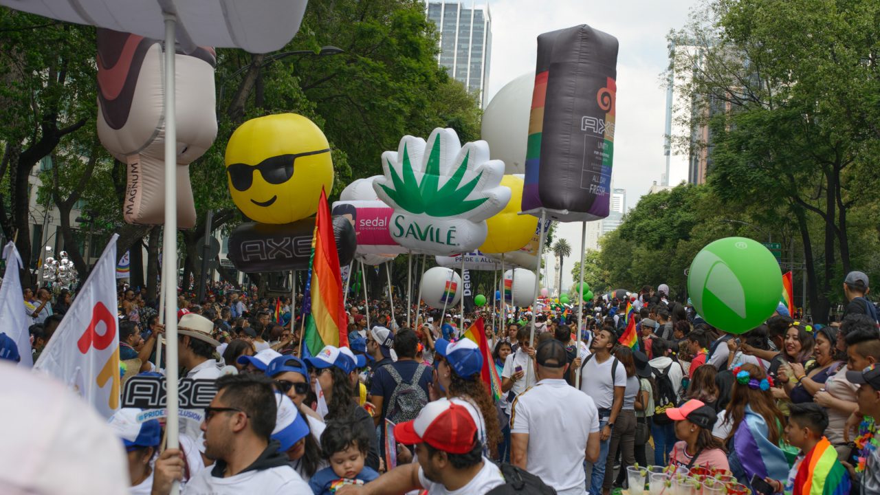 Fotogalería | Empresas se suman a marcha del orgullo LGBT+