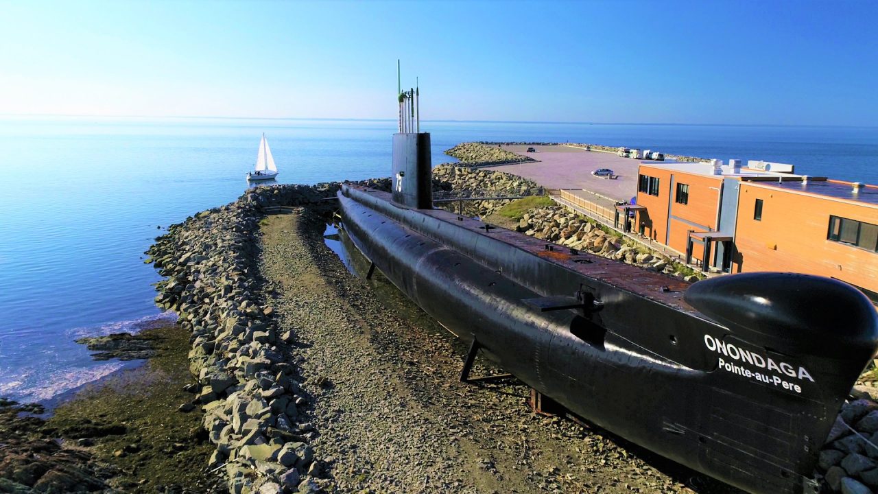 ¿Te atreverías a pasar una noche dentro de un submarino?