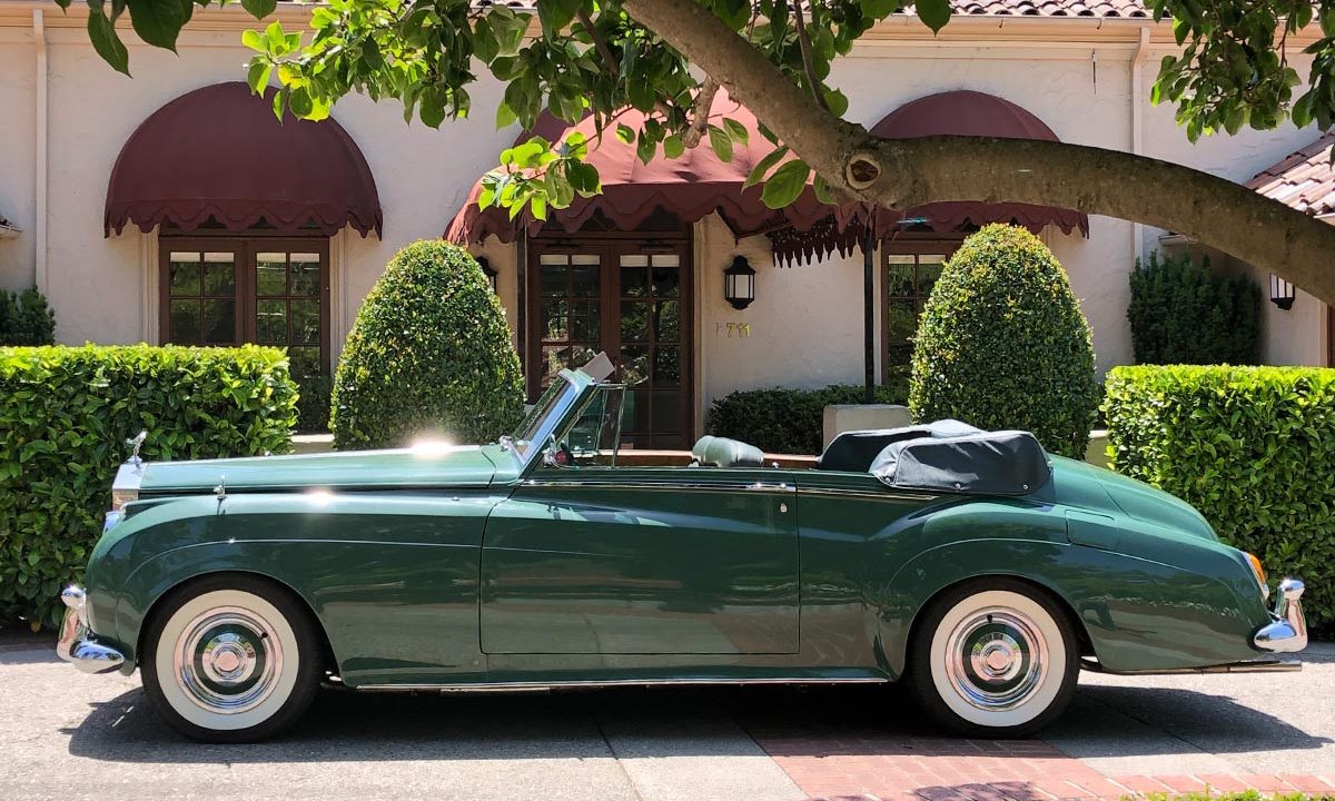 La icónica ‘Diosa Verde’ de Elizabeth Taylor sale a subasta