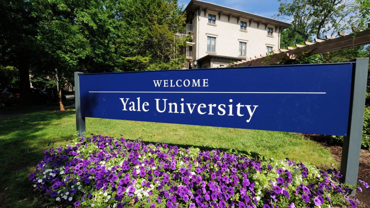 La clase más popular de Yale es gratis, en línea y nos enseña a cómo ser felices