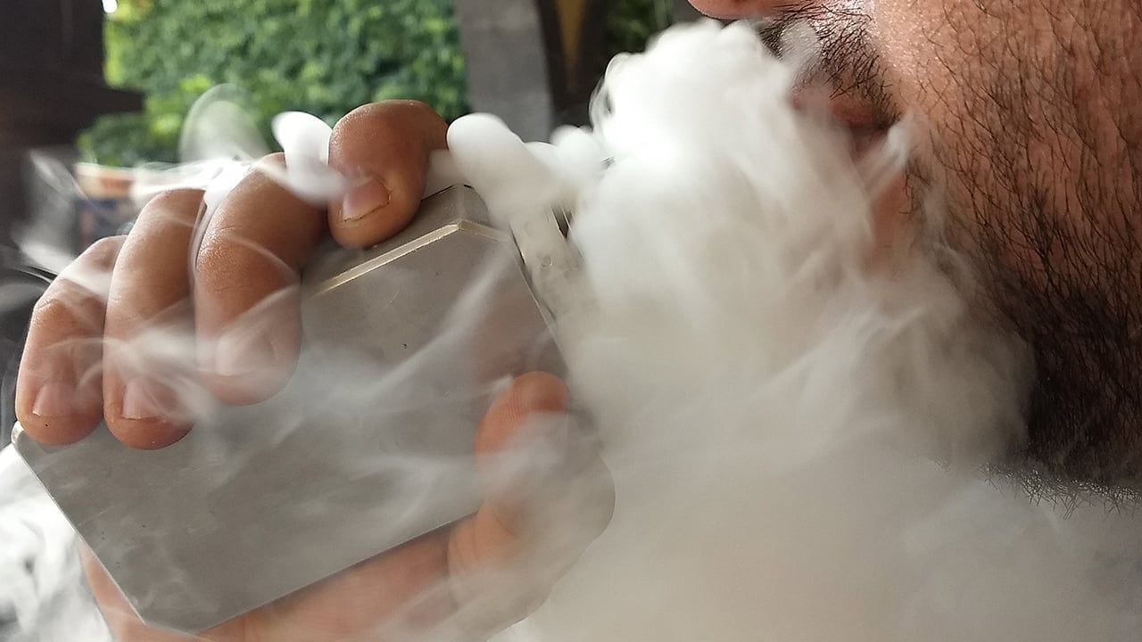 Defensores de vaporizadores piden regulación más suave a la del tabaco