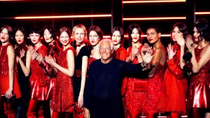 moda viola mujeres armani