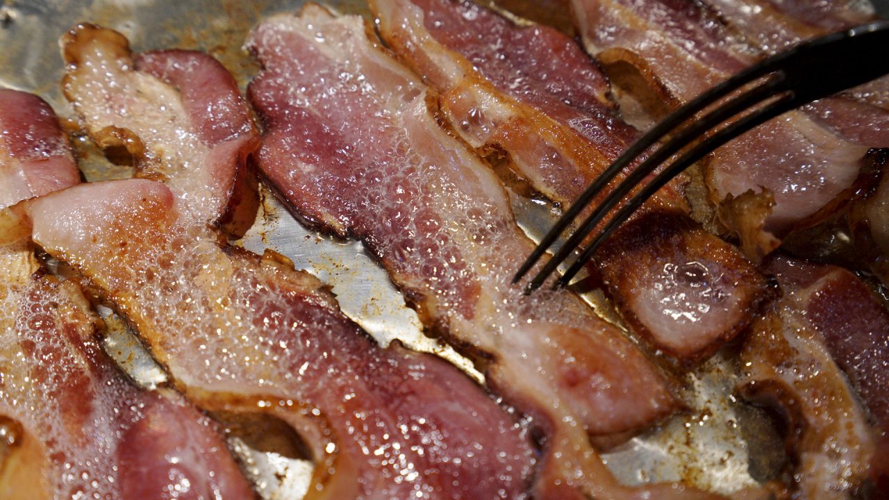 ¿Es el fin del tocino animal? Desarrollan un sustituto a base de plantas