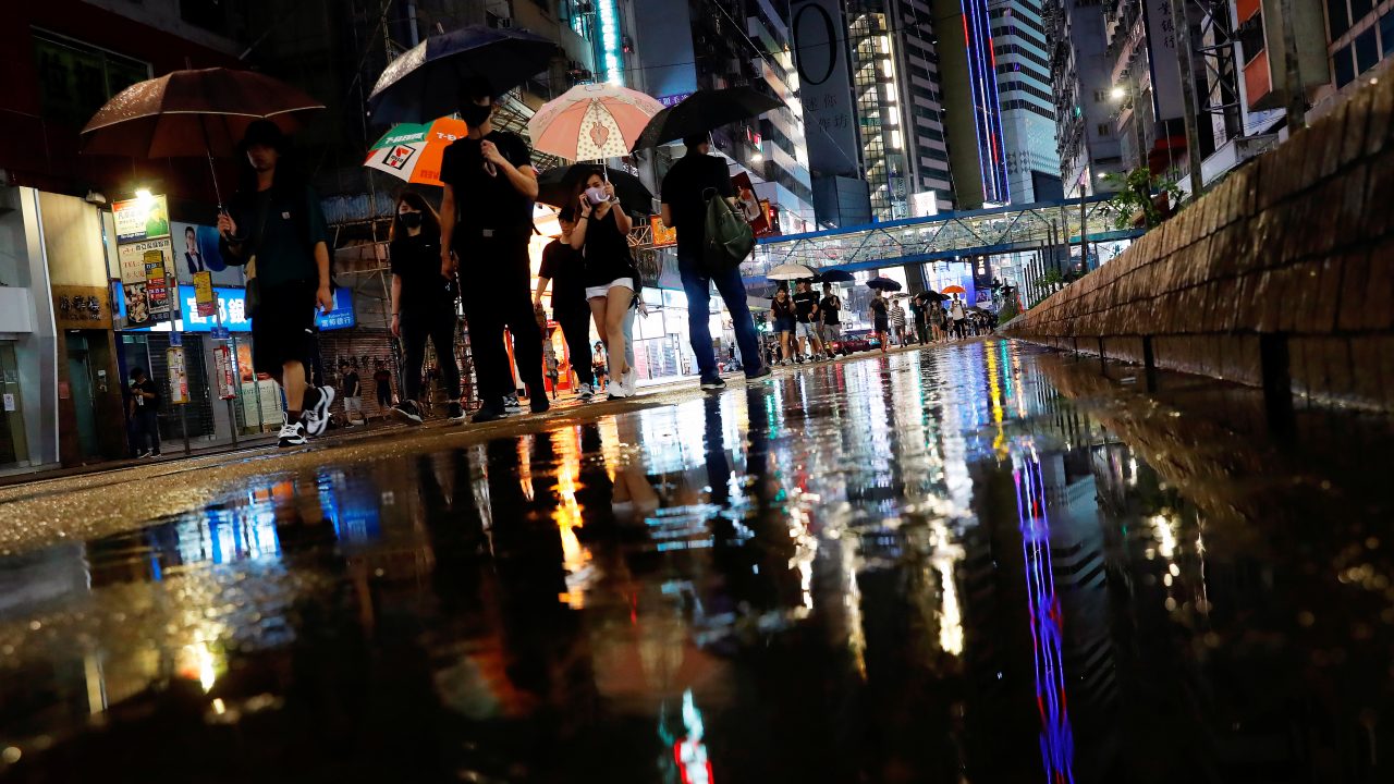 Facebook y Twitter acusan a China de usar cuentas falsas para debilitar protestas en Hong Kong