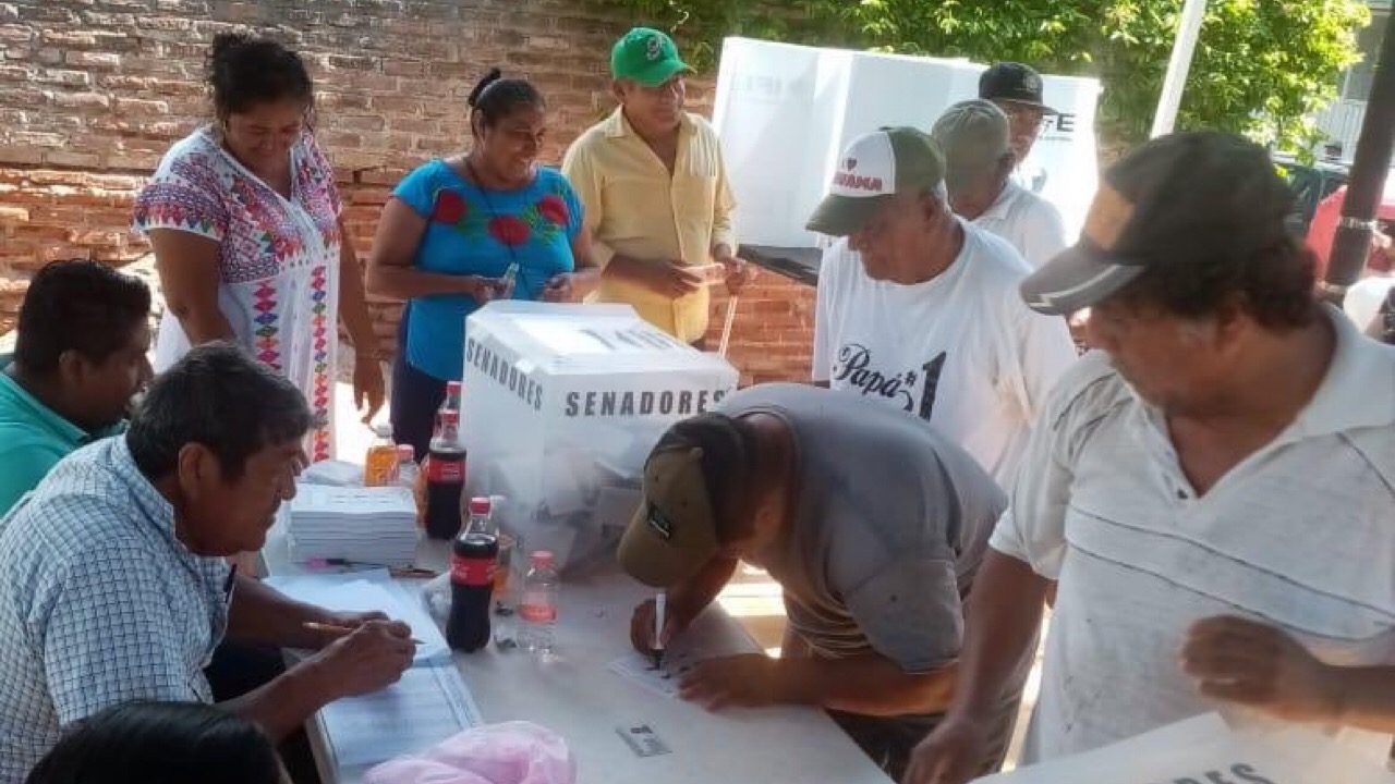 Entre acusaciones de acarreo y compra de votos, PRI elige a su dirigencia