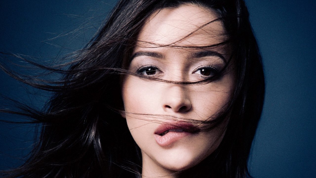 Quién es Christian Serratos, la próxima ‘Selena’ en la serie de Netflix