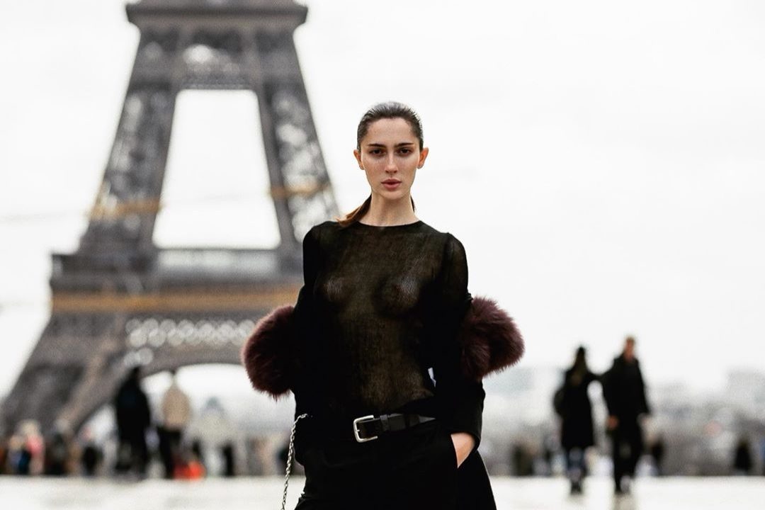 Ella es Teddy Quinlivan, la primera modelo transgénero de Chanel
