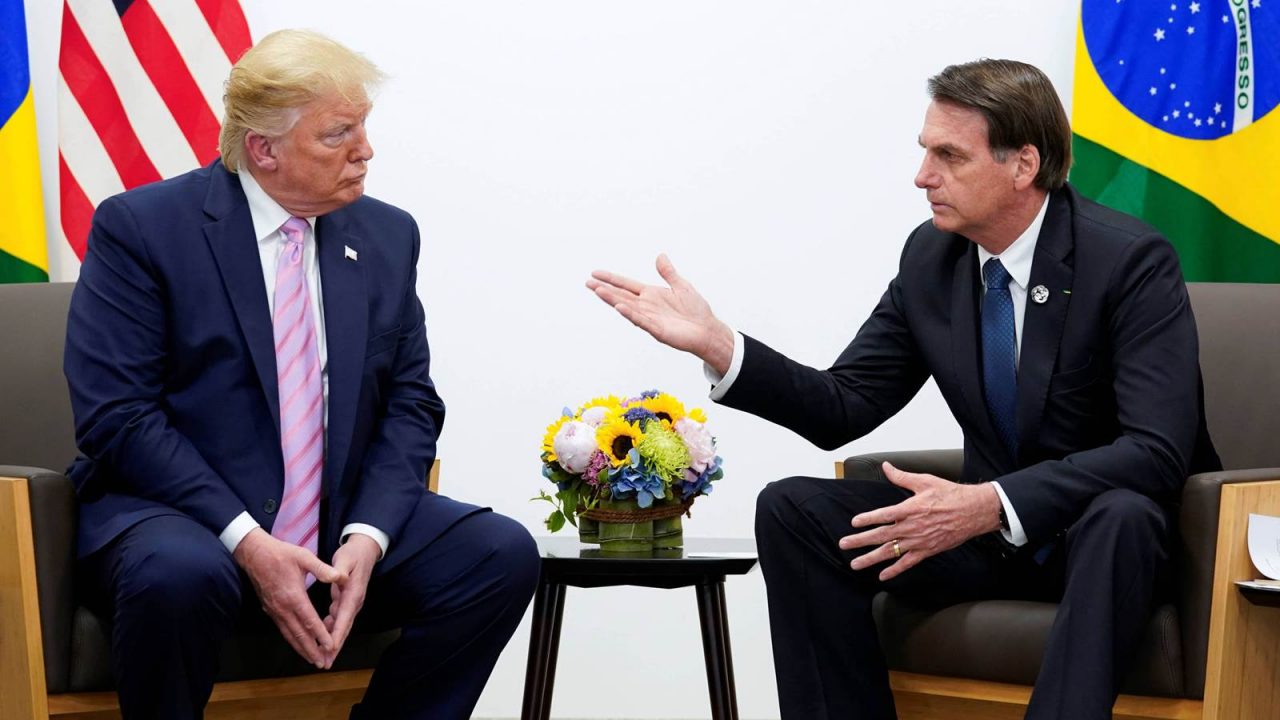 Bolsonaro rechaza ayuda del G7 para Amazonas, pero pide apoyo a Trump