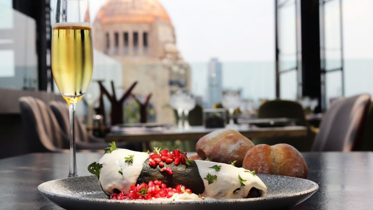 Los chiles en nogada con las mejores vistas de la Ciudad de México