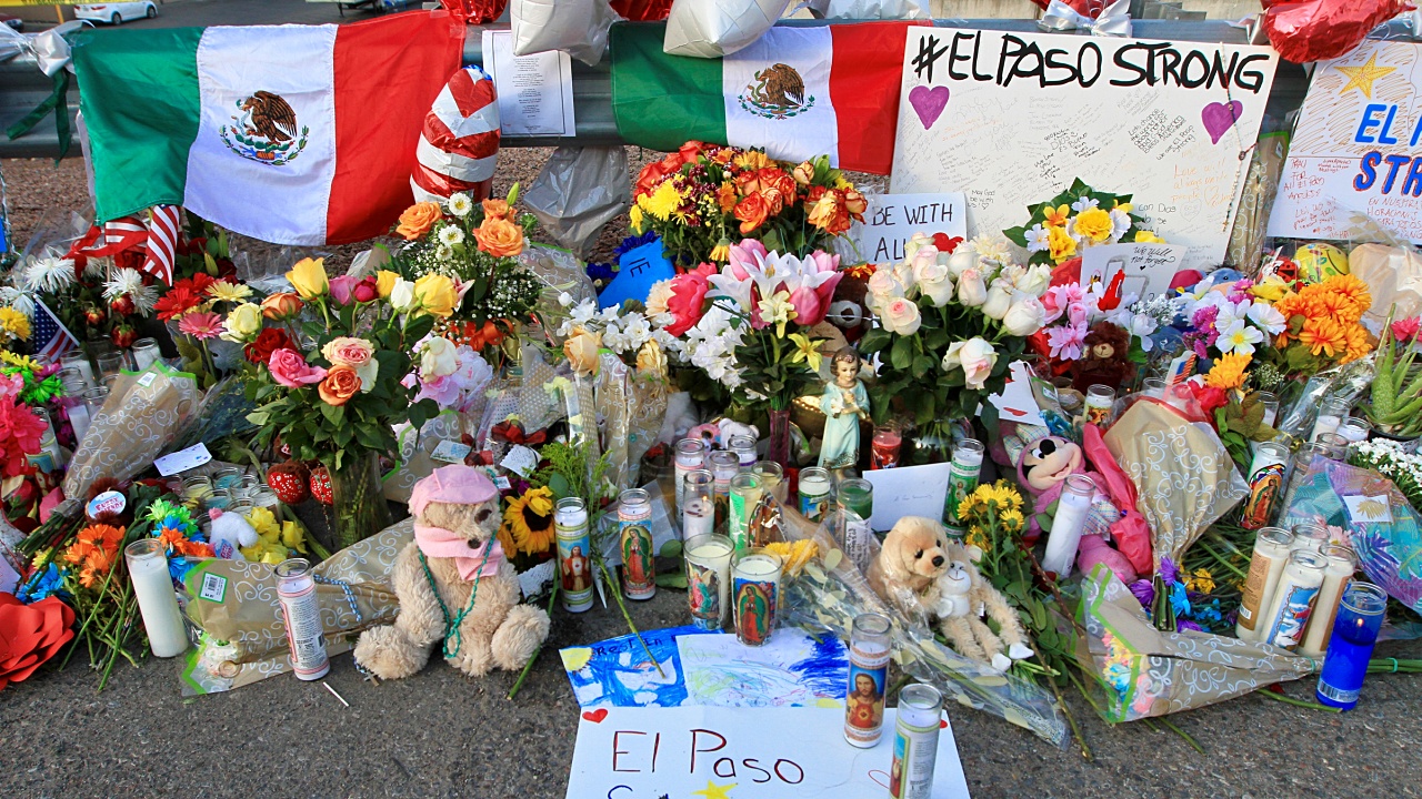 Ebrard visitará a familiares de víctimas de tiroteo en El Paso