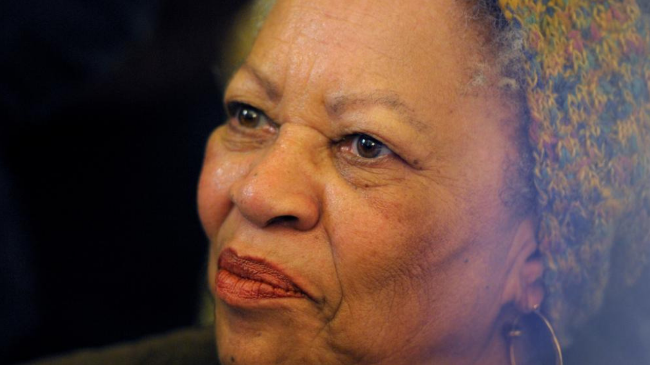 Toni Morrison, escritora ganadora del premio Nobel muere a los 88 años