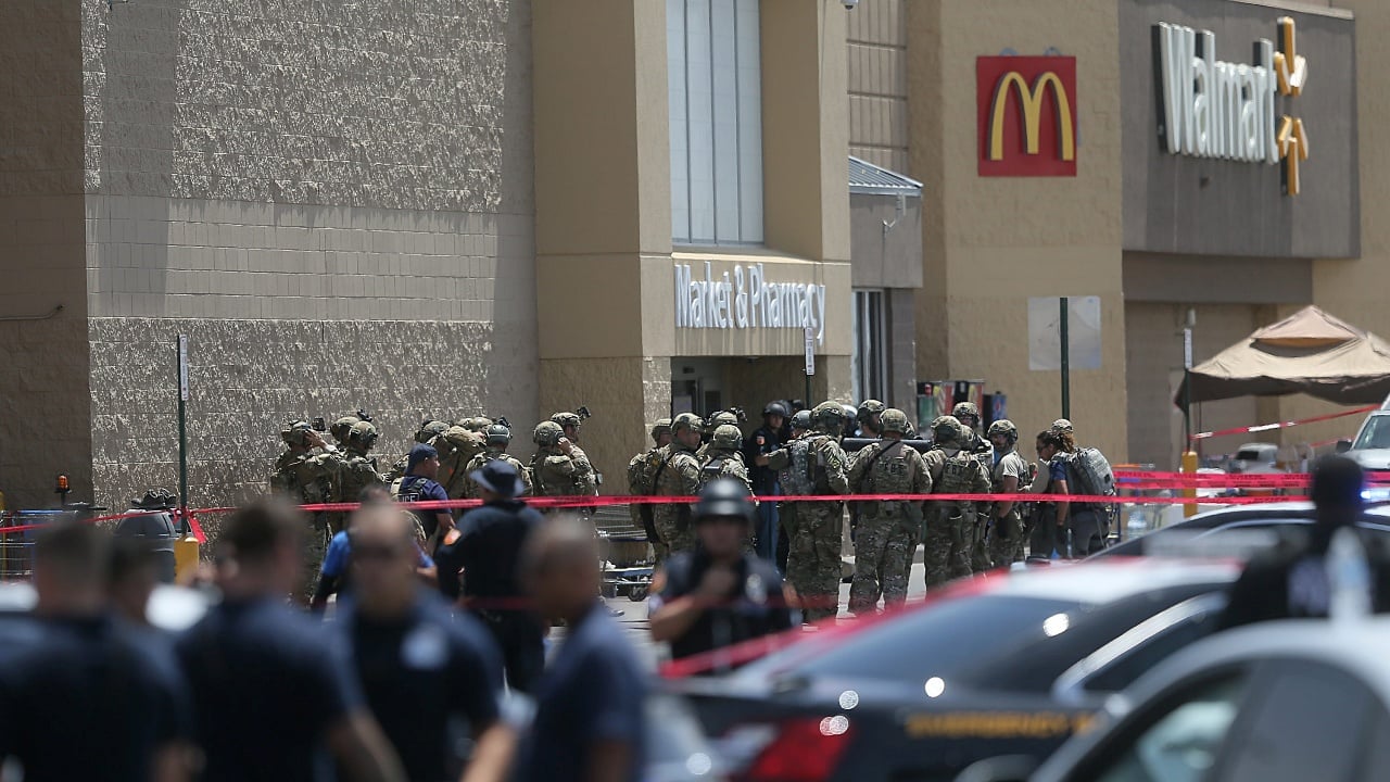 Mexicanos demandan a Walmart por tiroteo en Texas