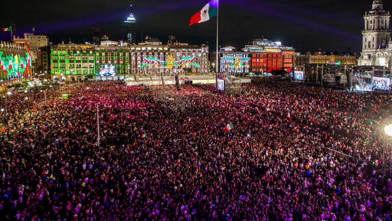 Así luce el Zócalo previo al primer grito de independencia de AMLO 