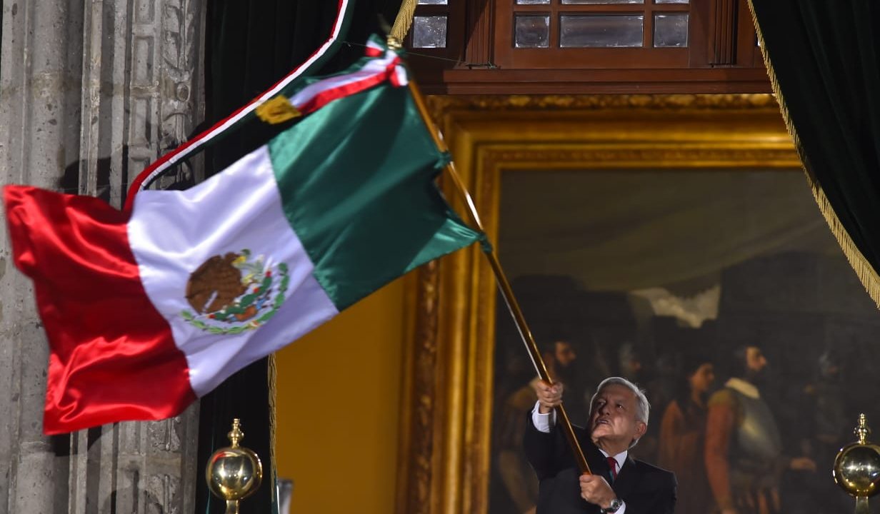 Así fue el primer grito de Independencia de AMLO