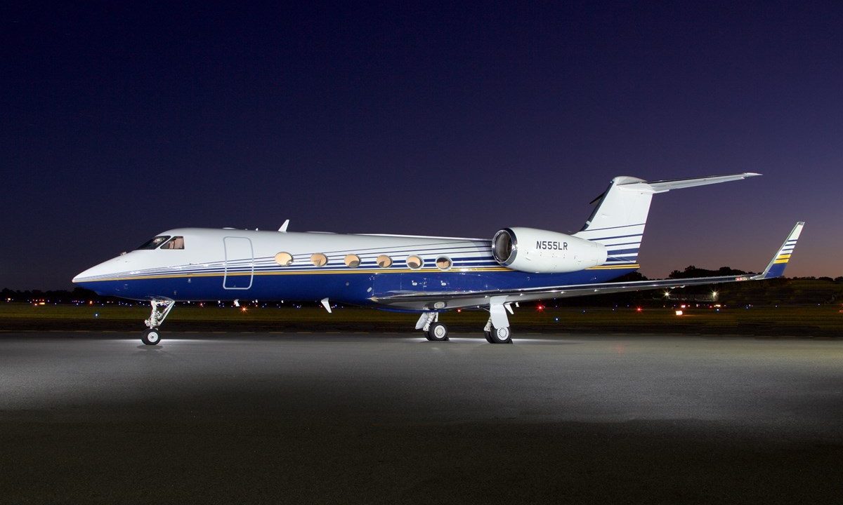 ¿Cómo es por dentro el millonario avión privado de Maluma?