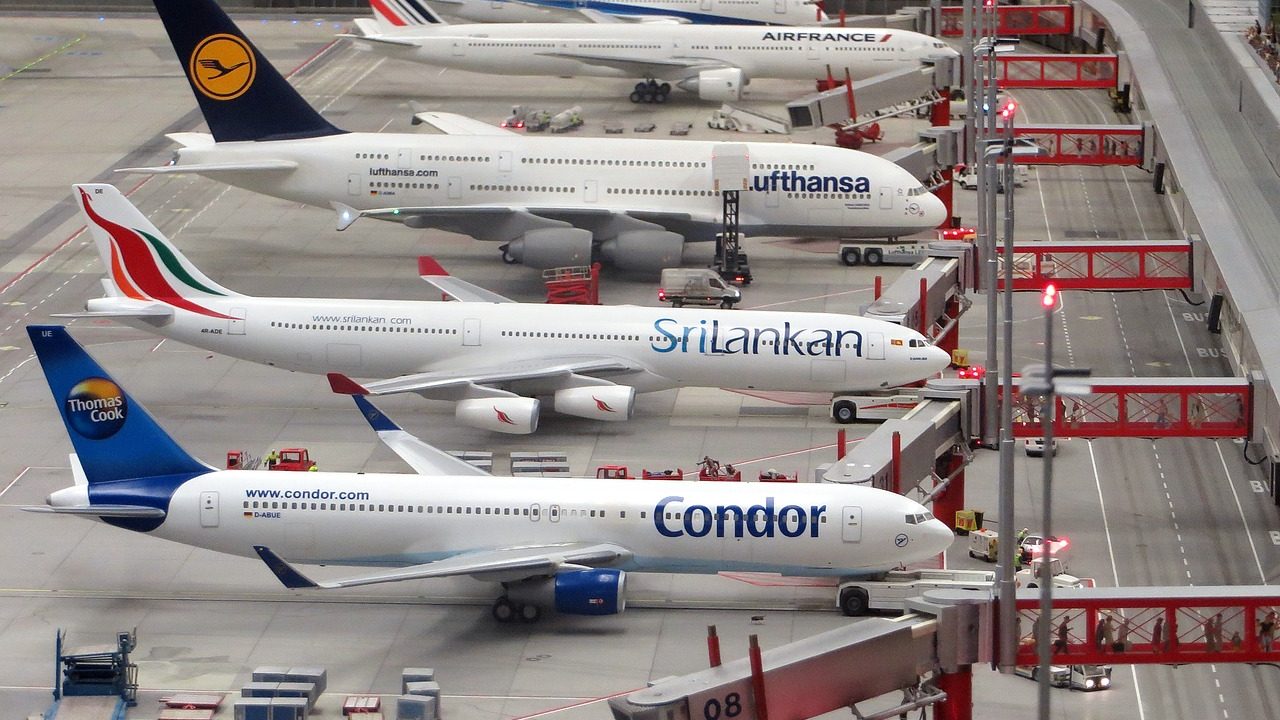 Condor, filial alemana de Thomas Cook, seguirá volando con un préstamo estatal