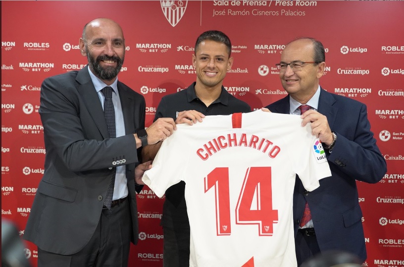 Sevilla presenta a Javier ‘Chicharito’ Hernández