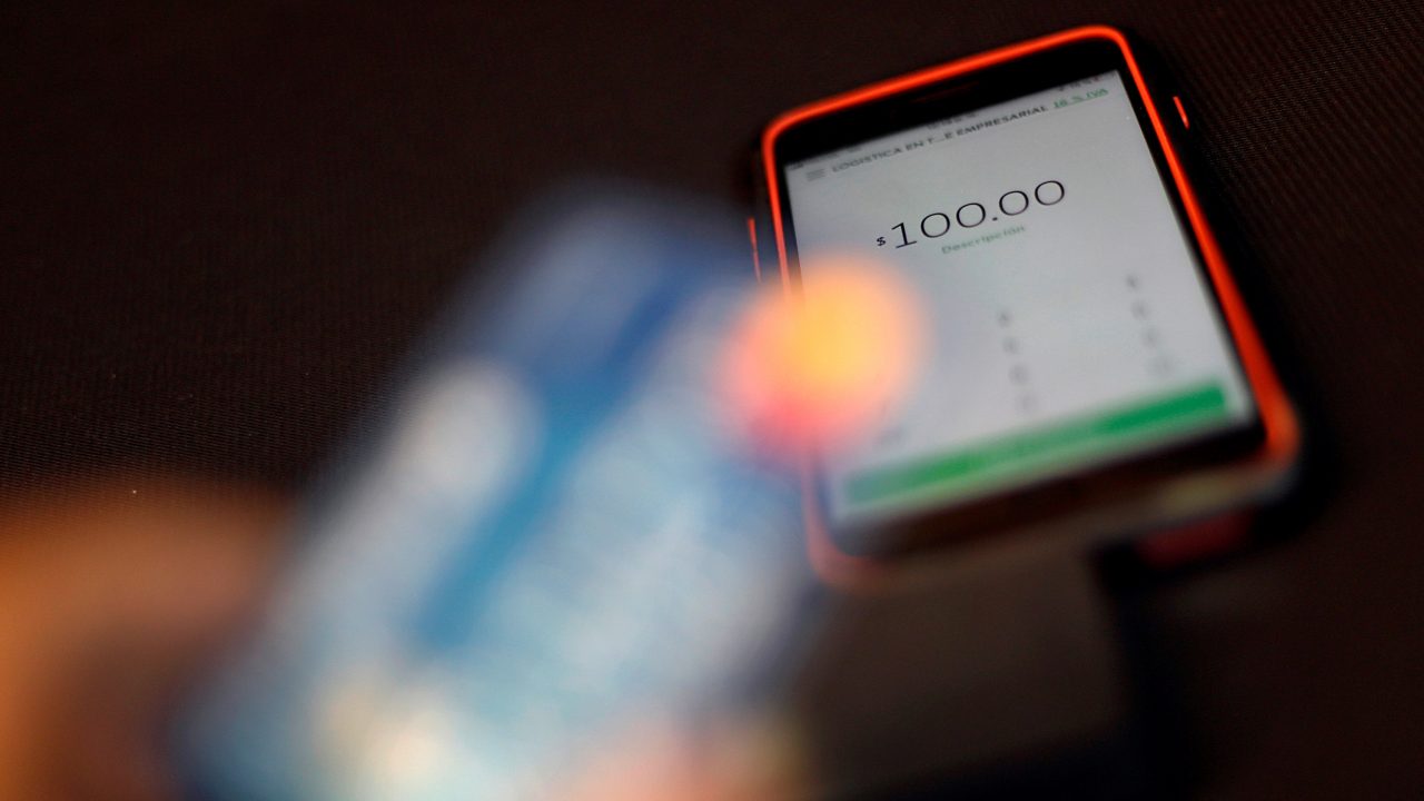 Clientes hacen movimientos en sus cuentas bancarias por temor al embargo de su dinero