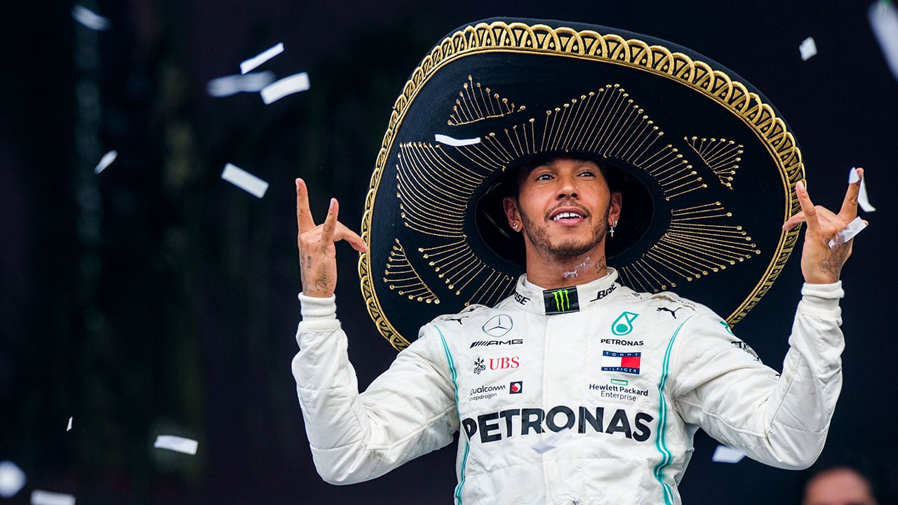 Hamilton acuerda un nuevo contrato de dos años con Mercedes