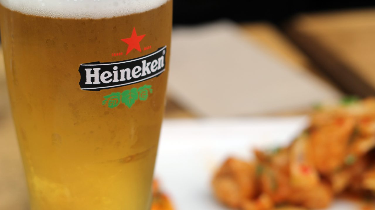 Heineken anuncia cierre o venta de una de sus tres fábricas en Francia