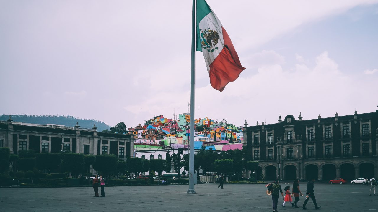 HR Ratings baja calificación de México ante crisis por coronavirus