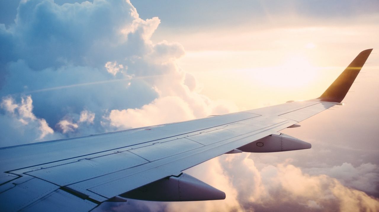 La demanda de viajes en avión se dispara 76% interanual en junio