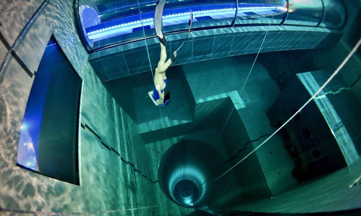 Sumérgete en la piscina más profunda del mundo en Italia