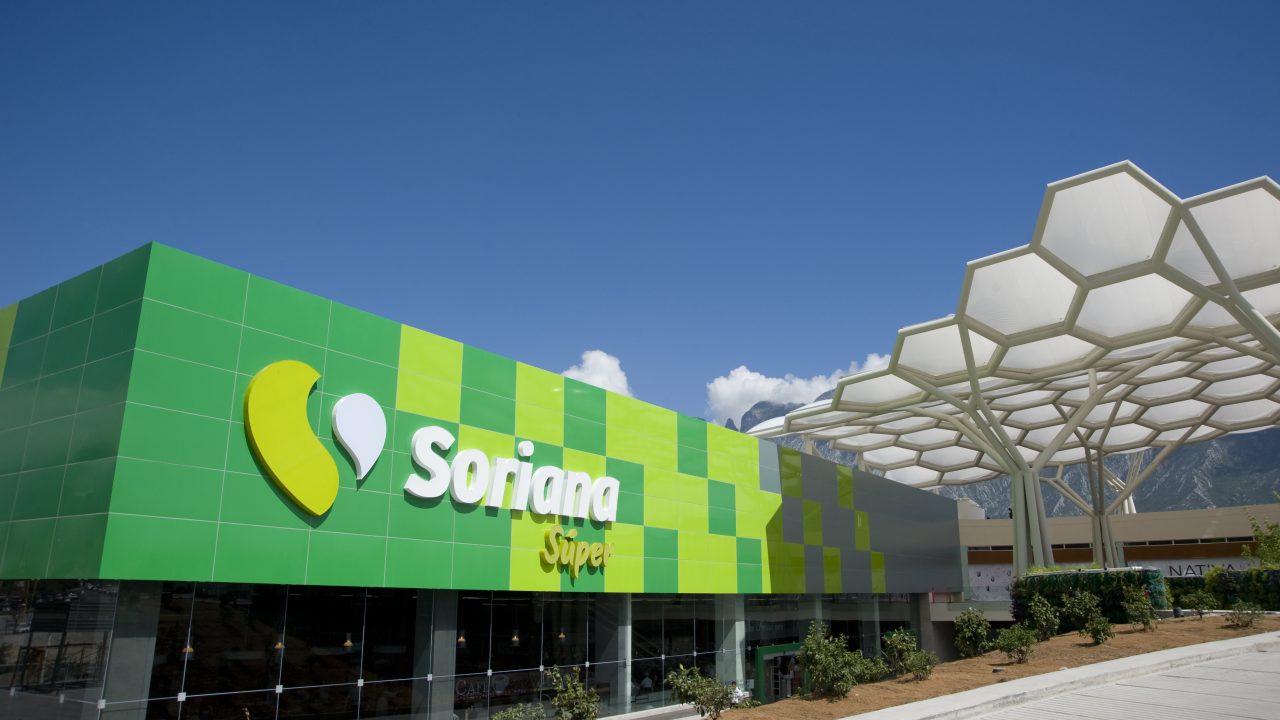 Soriana inaugura en Los Cabos su tienda 811