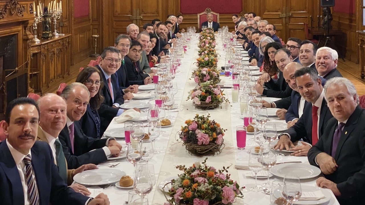 Tras comer con gobernadores, AMLO los invitará por bloques de partido