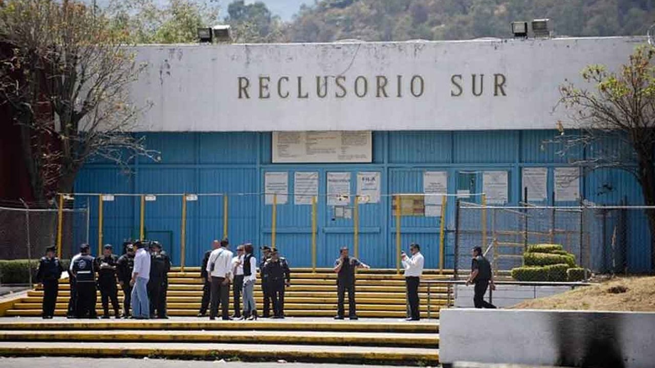 Sanitizan centros penitenciarios de la Ciudad de México ante COVID-19